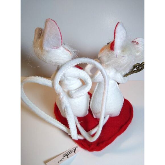 ANNALEE Valentine White Mice Holds Key To His Heart 2008 Anthropomorphic Doll 5" - Picture 4 of 6